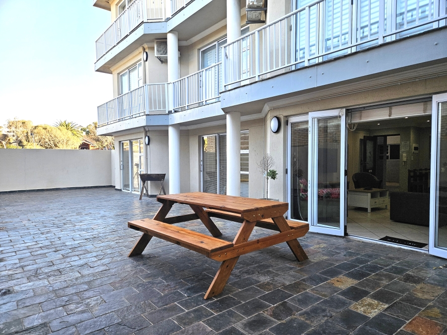 2 Bedroom Property for Sale in Wavecrest Eastern Cape